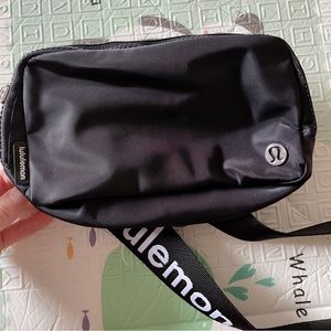 Everywhere belt bag with logo